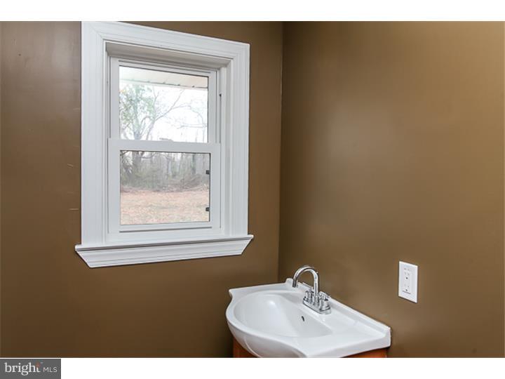 323 Democrat Road Gibbstown, NJ 08027 - Photo 19 of 25 Bathroom