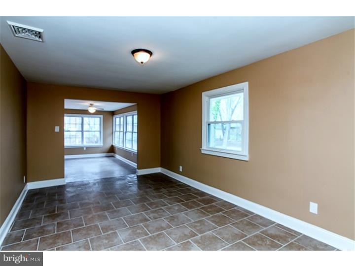 323 Democrat Road Gibbstown, NJ 08027 - Photo 6 of 25 View