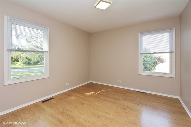 240 Raupp Boulevard Buffalo Grove, IL 60089 - Photo 7 of 15