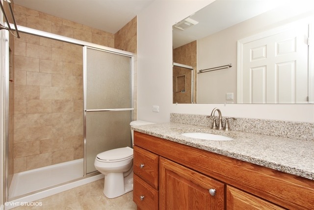 240 Raupp Boulevard Buffalo Grove, IL 60089 - Photo 8 of 15