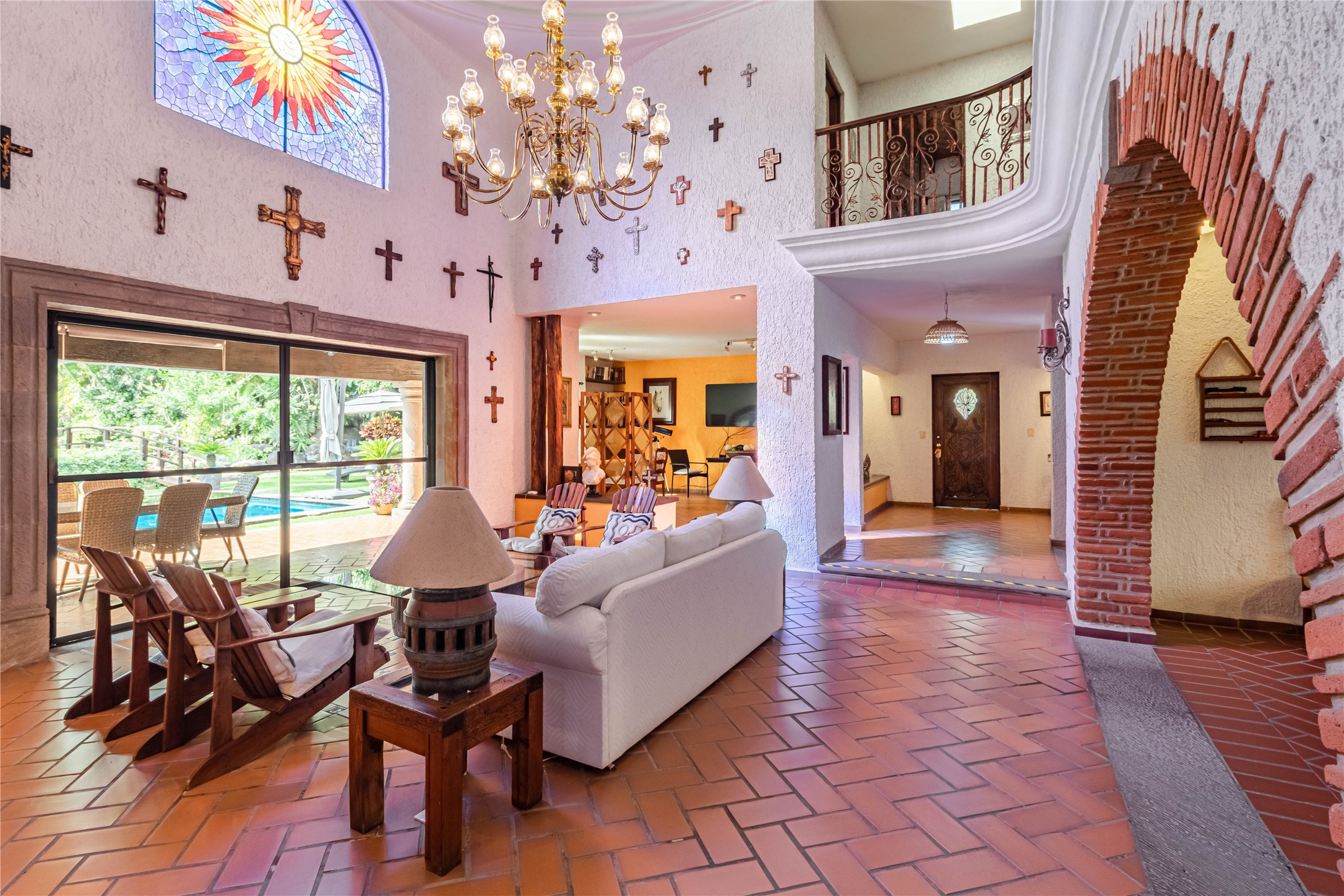 Llamarada Rochester, undefined 62563 - Photo 27 of 50 a living room with fireplace furniture and a large window