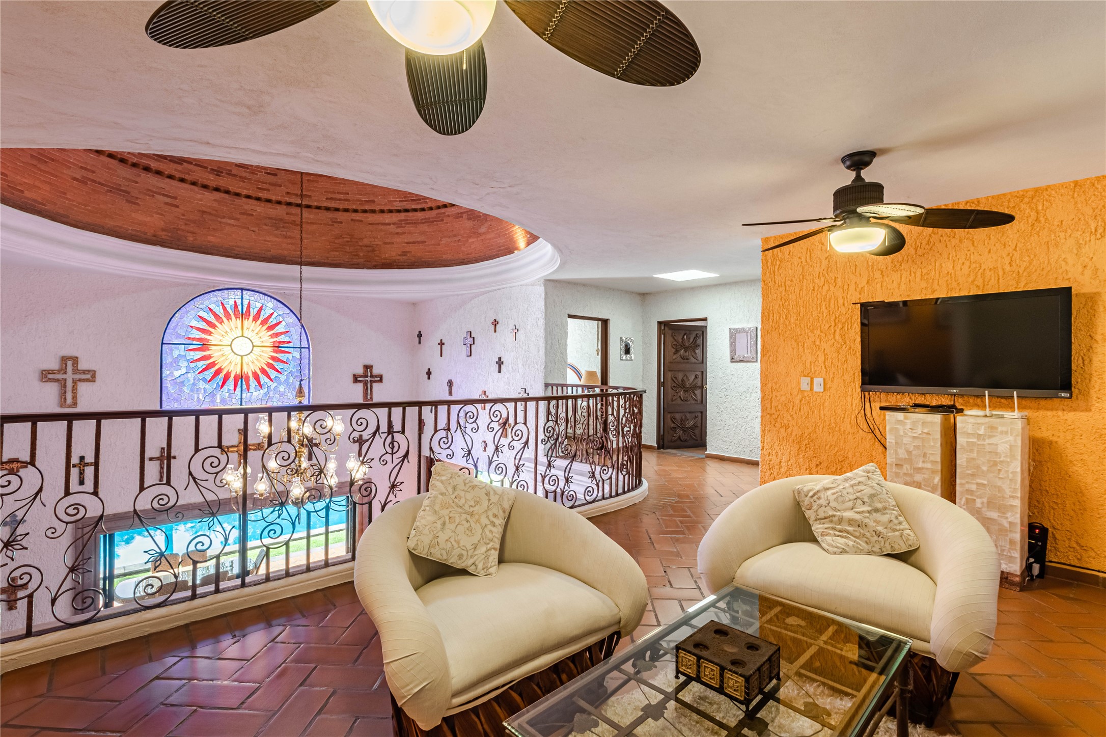 Llamarada Rochester, undefined 62563 - Photo 37 of 50 a living room with furniture