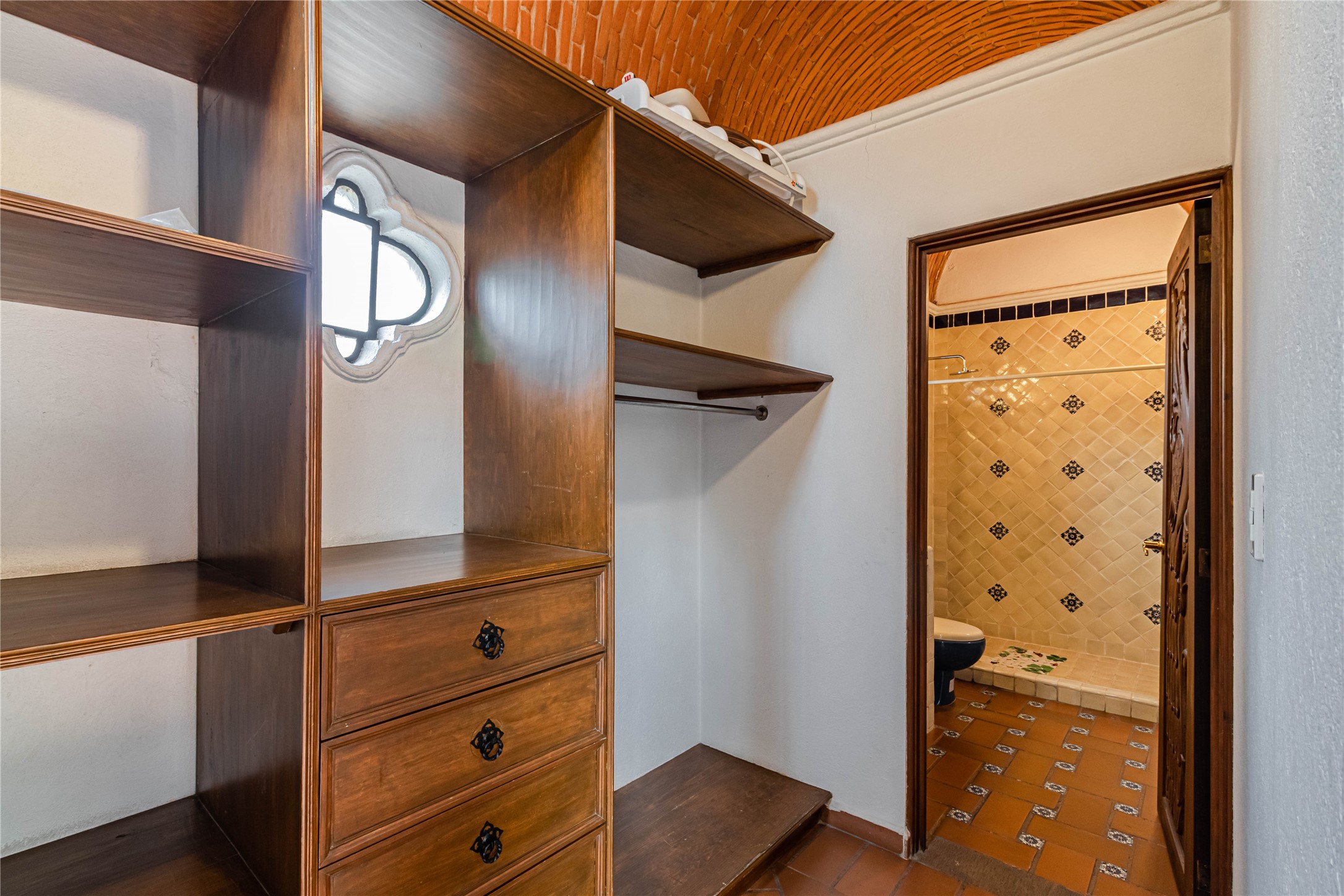 Llamarada Rochester, undefined 62563 - Photo 41 of 50 a view of walk in closet