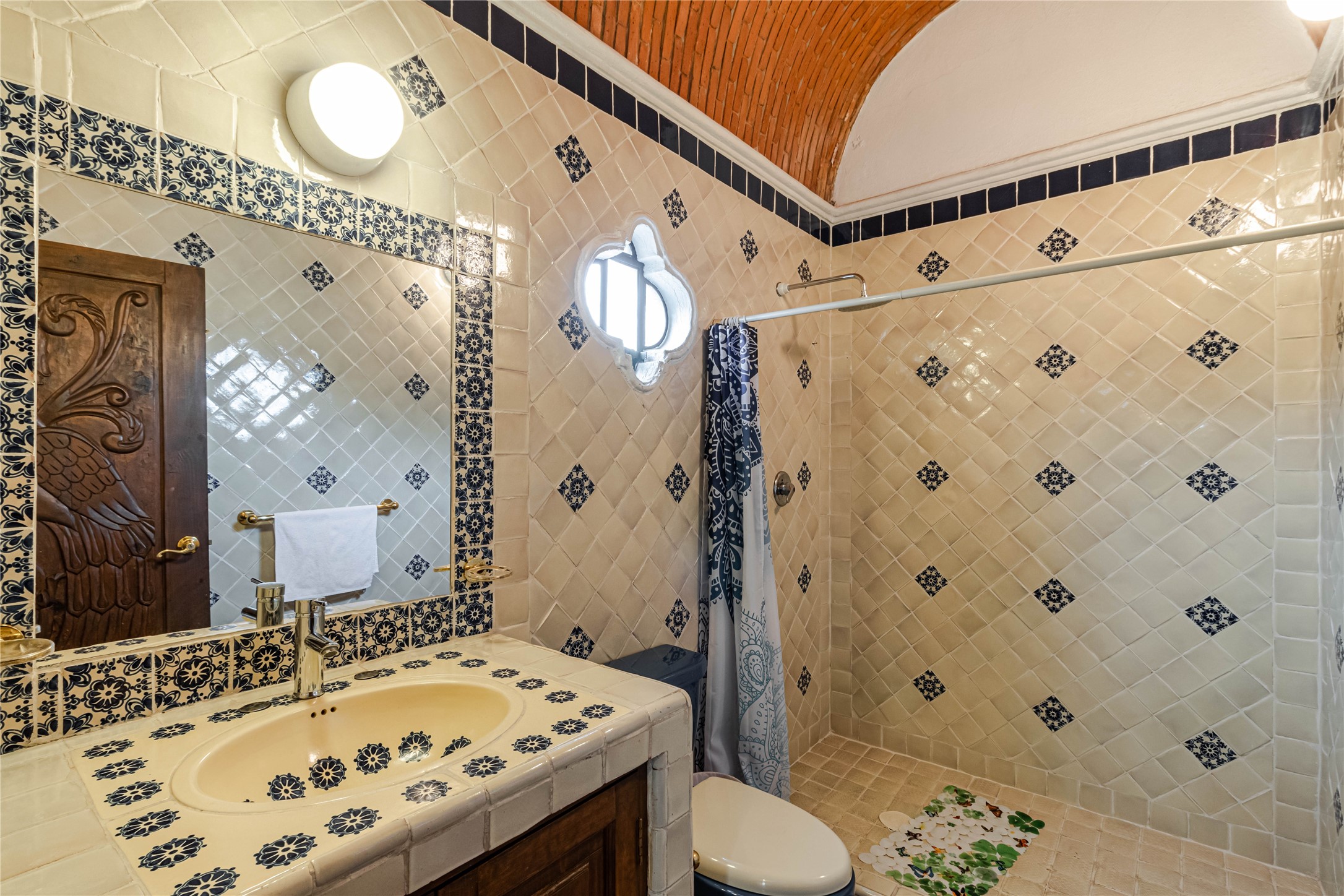 Llamarada Rochester, undefined 62563 - Photo 42 of 50 a bathroom with a sink mirror toilet and shower