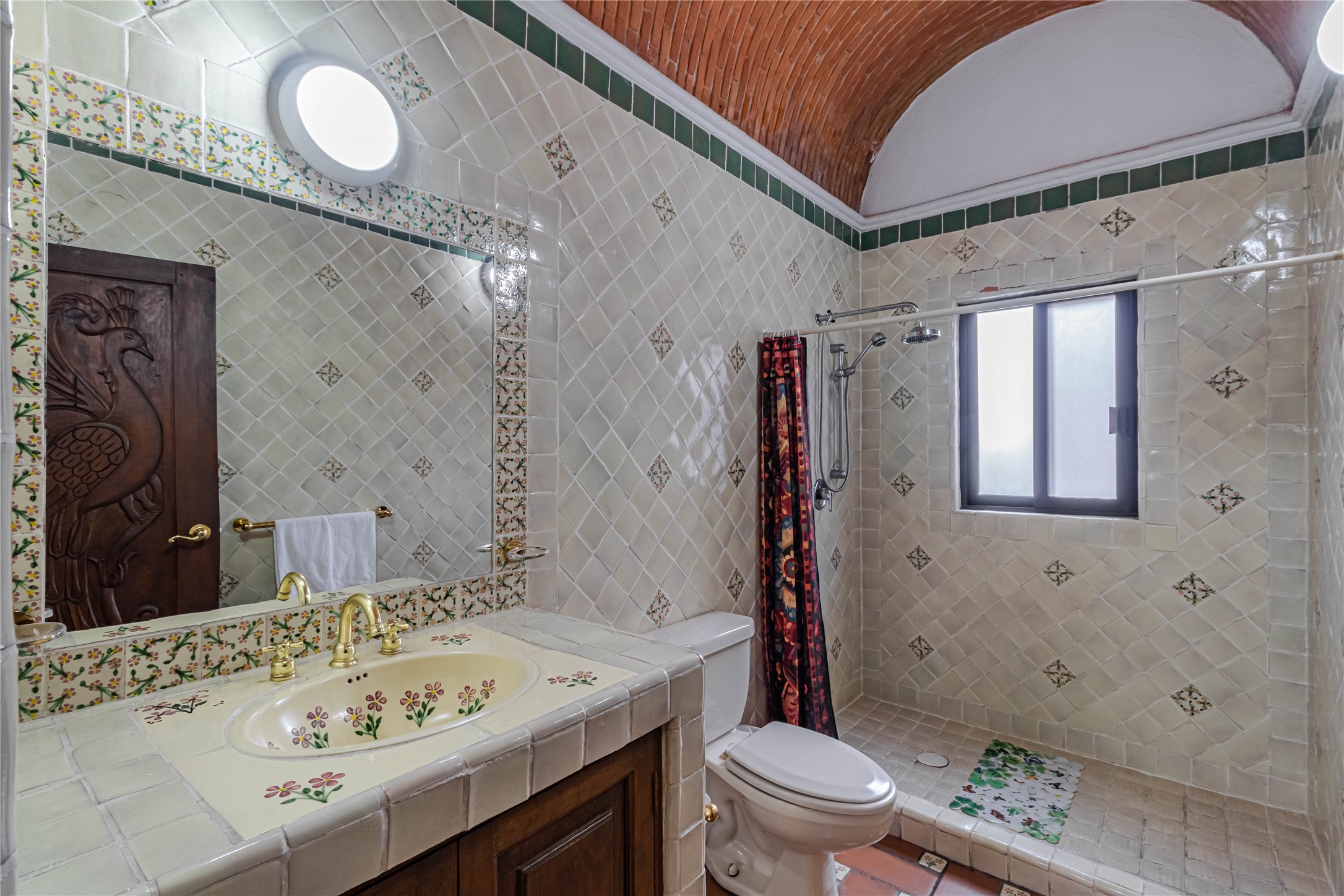 Llamarada Rochester, undefined 62563 - Photo 45 of 50 a bathroom with a sink a toilet and shower