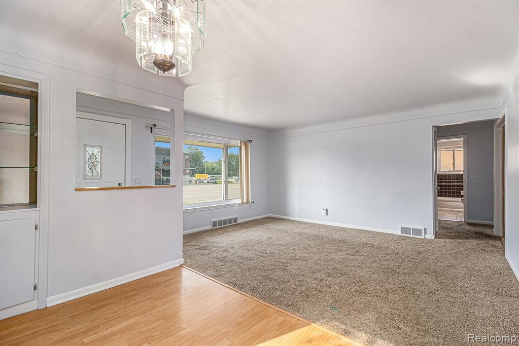26842 Ford Road Dearborn Heights, MI 48127 - Photo 8 of 36