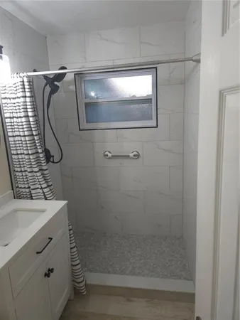 $2,100 | 2212 Vinson Avenue, Sarasota, FL 34232