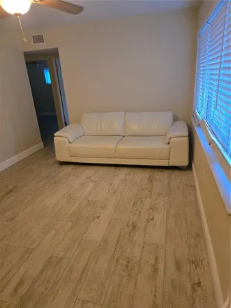 $2,100 | 2212 Vinson Avenue, Sarasota, FL 34232