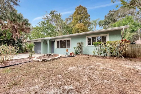 $2,100 | 2212 Vinson Avenue, Sarasota, FL 34232