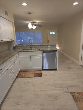 $2,100 | 2212 Vinson Avenue, Sarasota, FL 34232