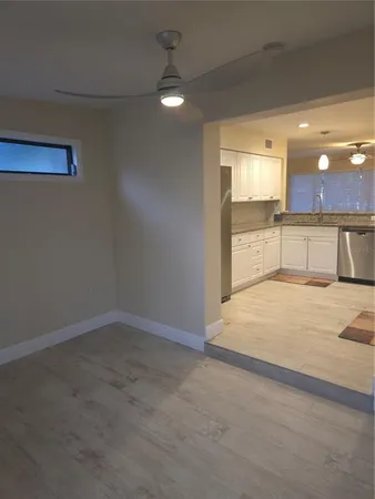 $2,100 | 2212 Vinson Avenue, Sarasota, FL 34232