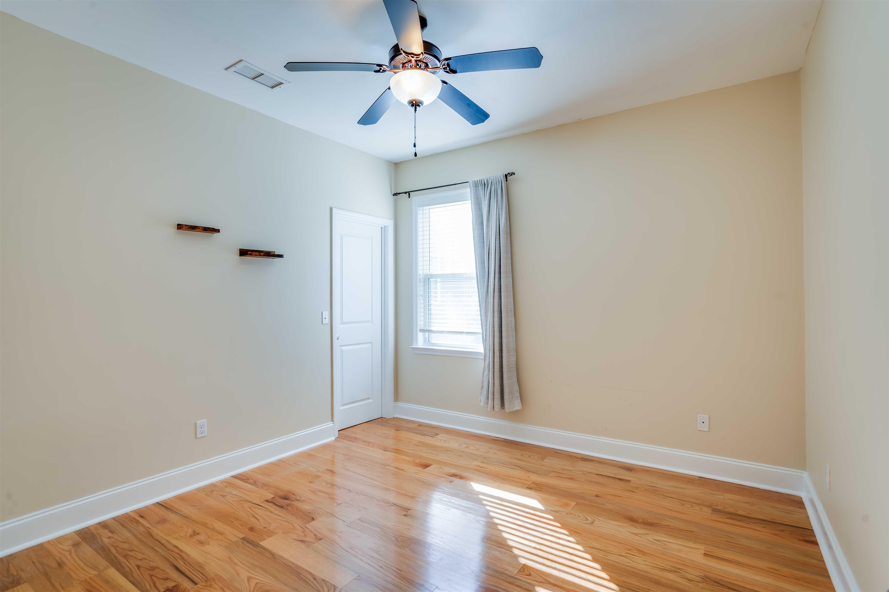 2569 Ulysses Road Tallahassee, FL 32312 - Photo 4 of 42 Gallery Image 4