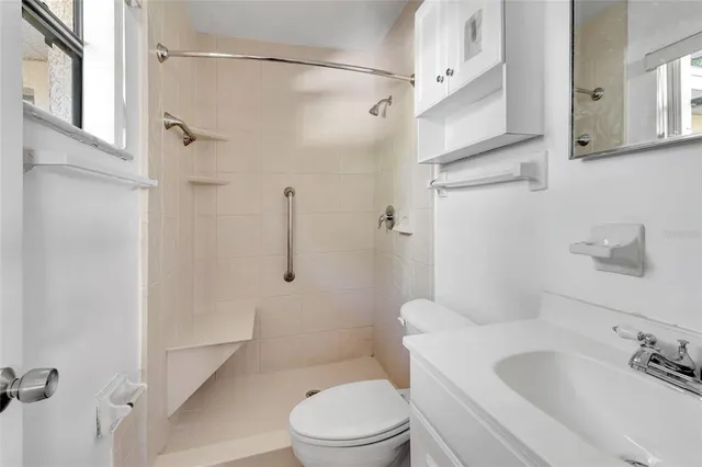 $200,000 | 1021 Hollywood Avenue, Eustis, FL 32726