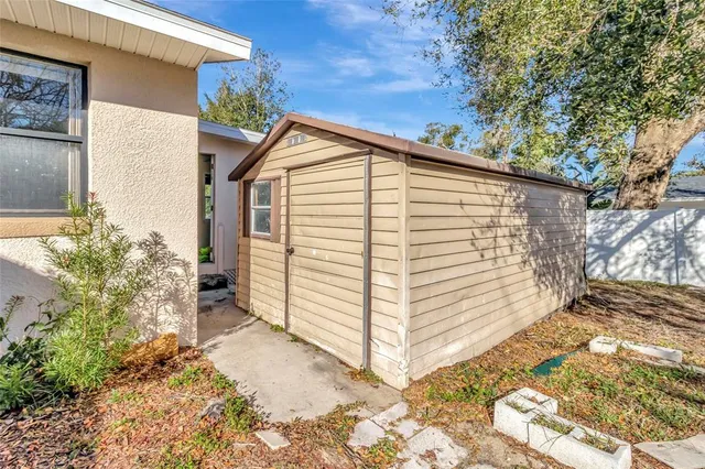 $200,000 | 1021 Hollywood Avenue, Eustis, FL 32726