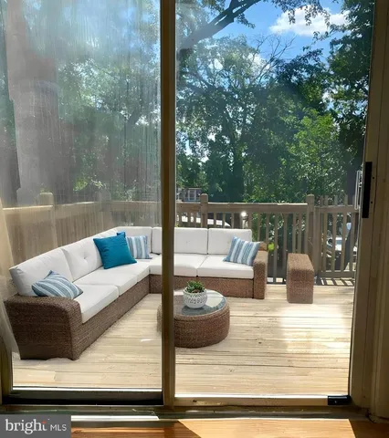 a view of sitting area with furniture