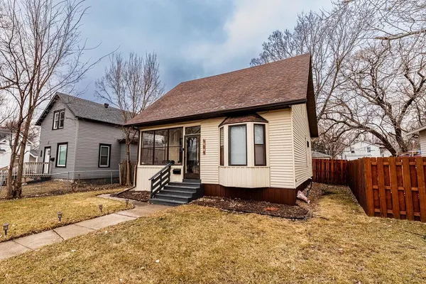 $199,900 | 904 12th Street North, Fargo, ND 58102