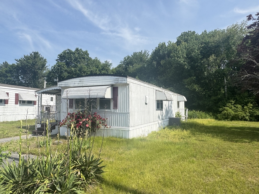 38 Hickory Road Taunton, MA 02780 - Photo 3 of 17