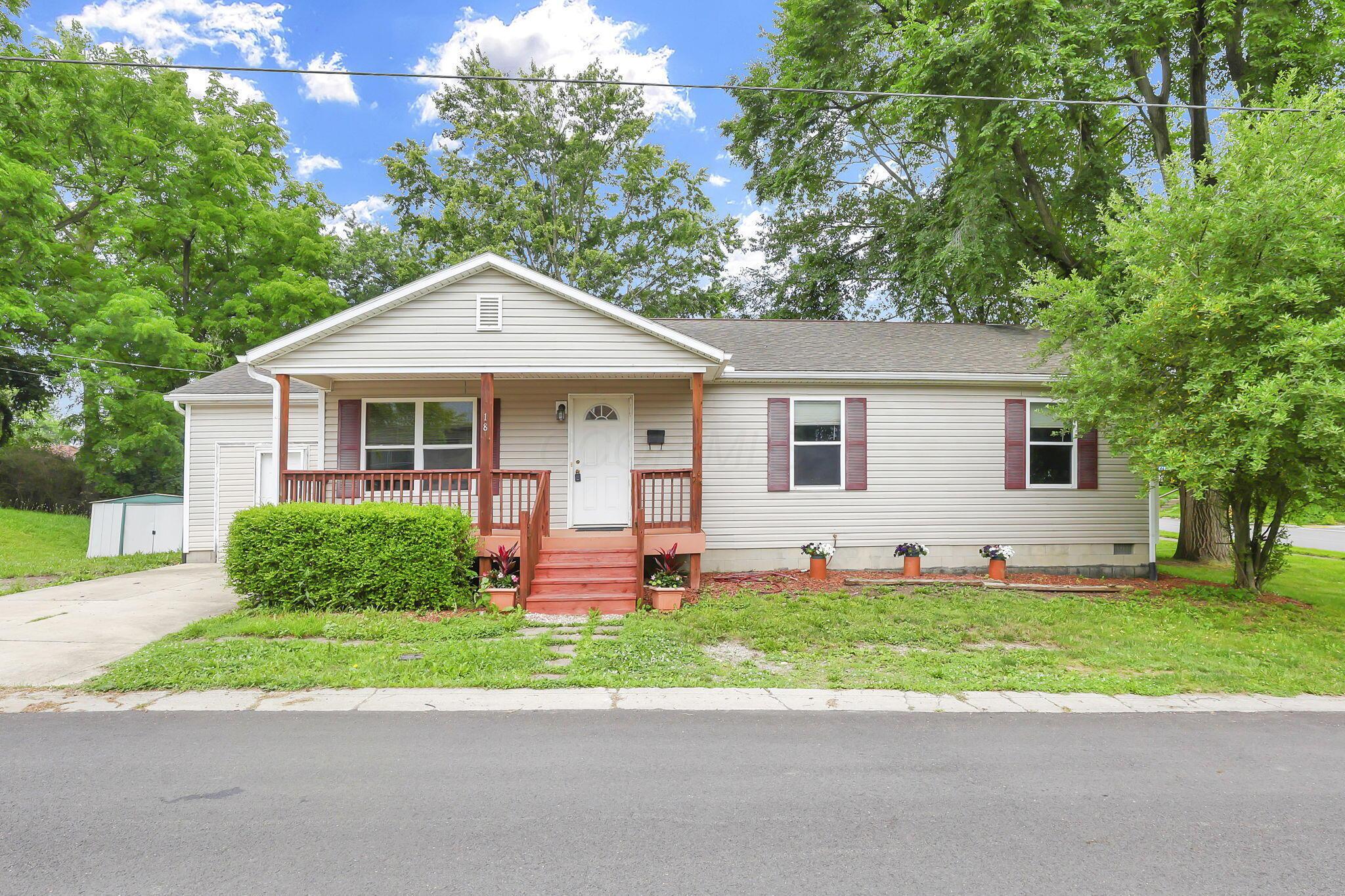 18 Neil Street Delaware, OH 43015 - Photo 2 of 20 1-web-or-mls-IMG_1917