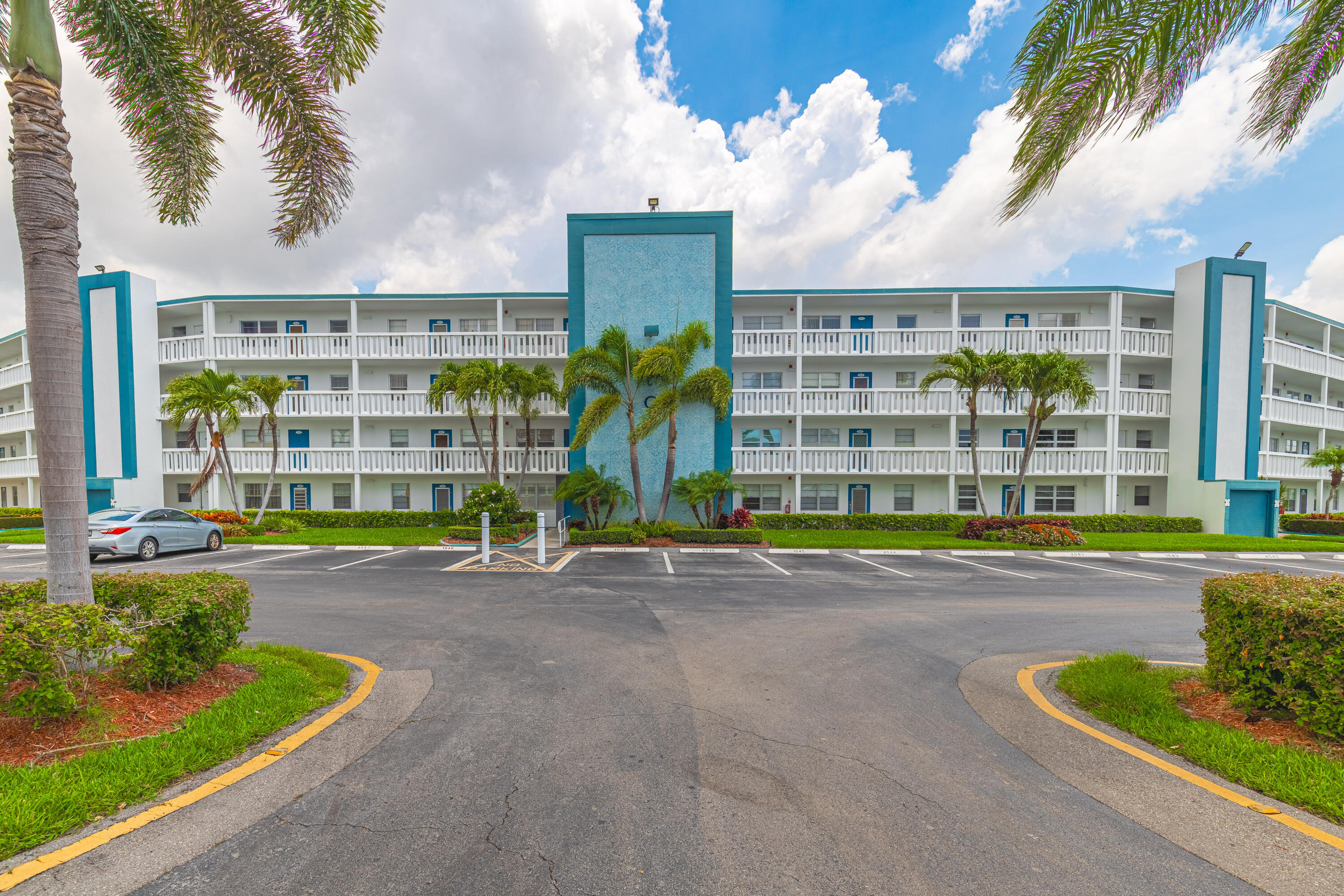 4048 Exeter C, Unit C Boca Raton, FL 33434 - Photo 1 of 25 Front Building (1)