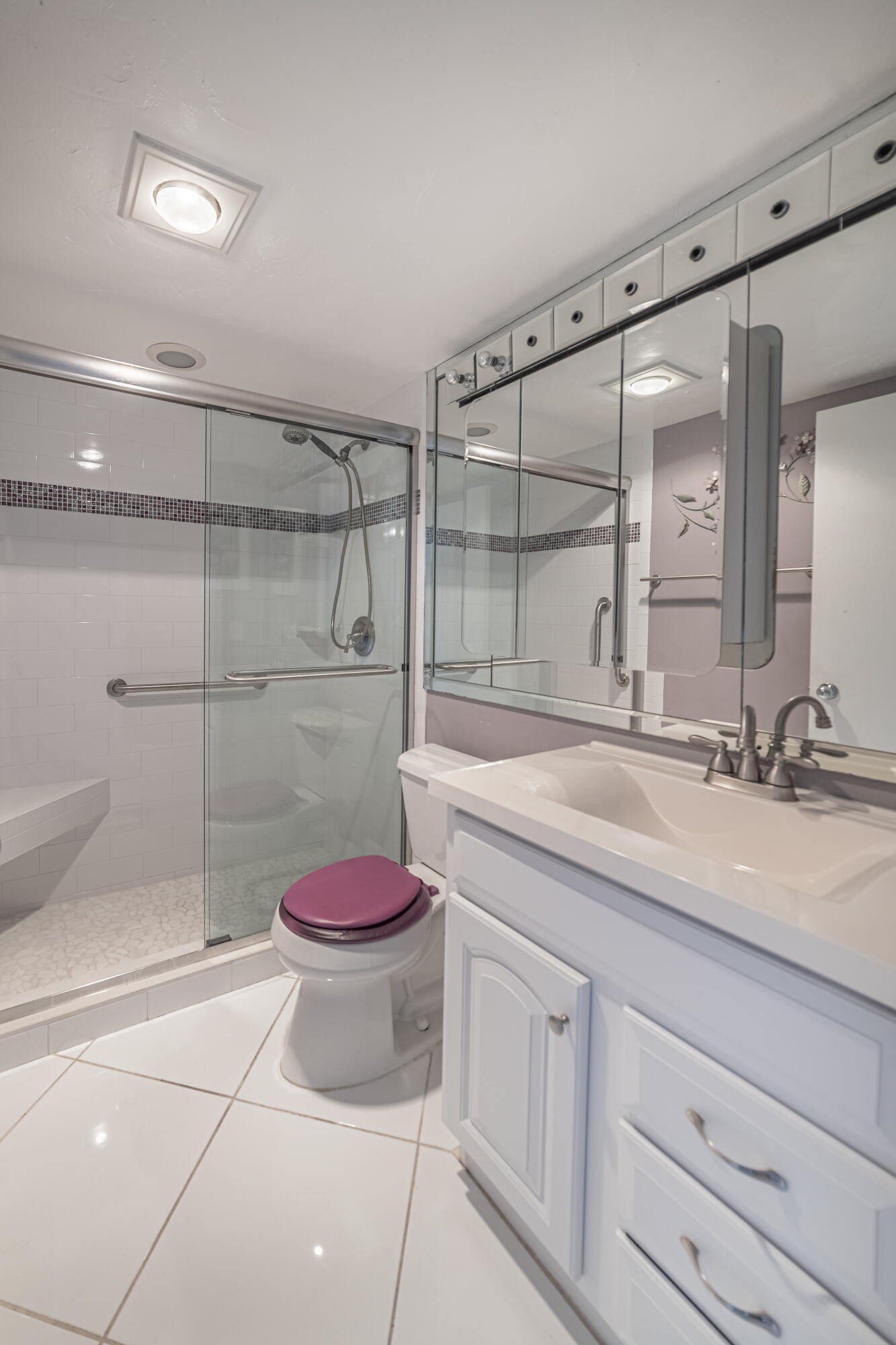 4048 Exeter C, Unit C Boca Raton, FL 33434 - Photo 16 of 25 Bathroom