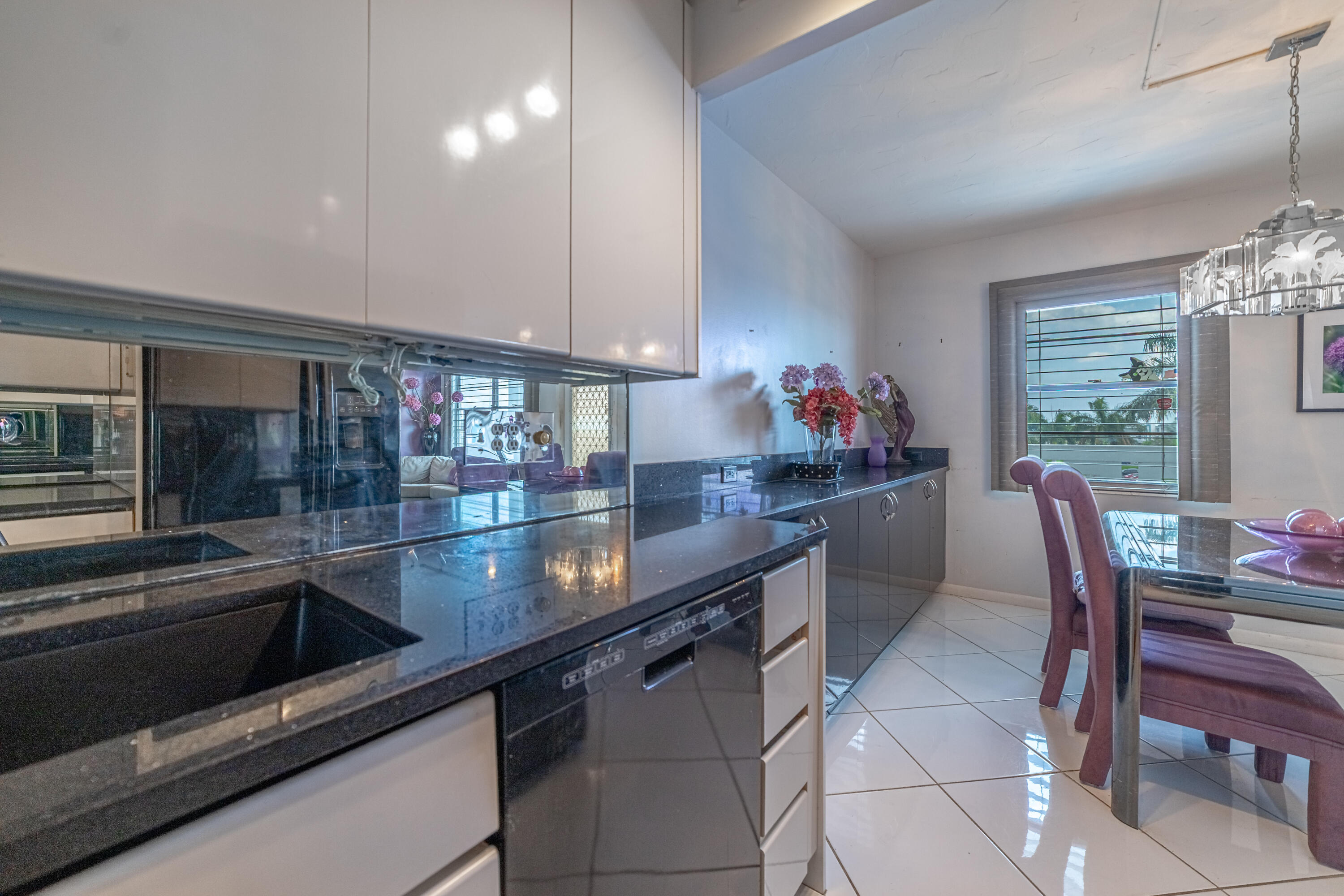 4048 Exeter C, Unit C Boca Raton, FL 33434 - Photo 8 of 25 Kitchen-B