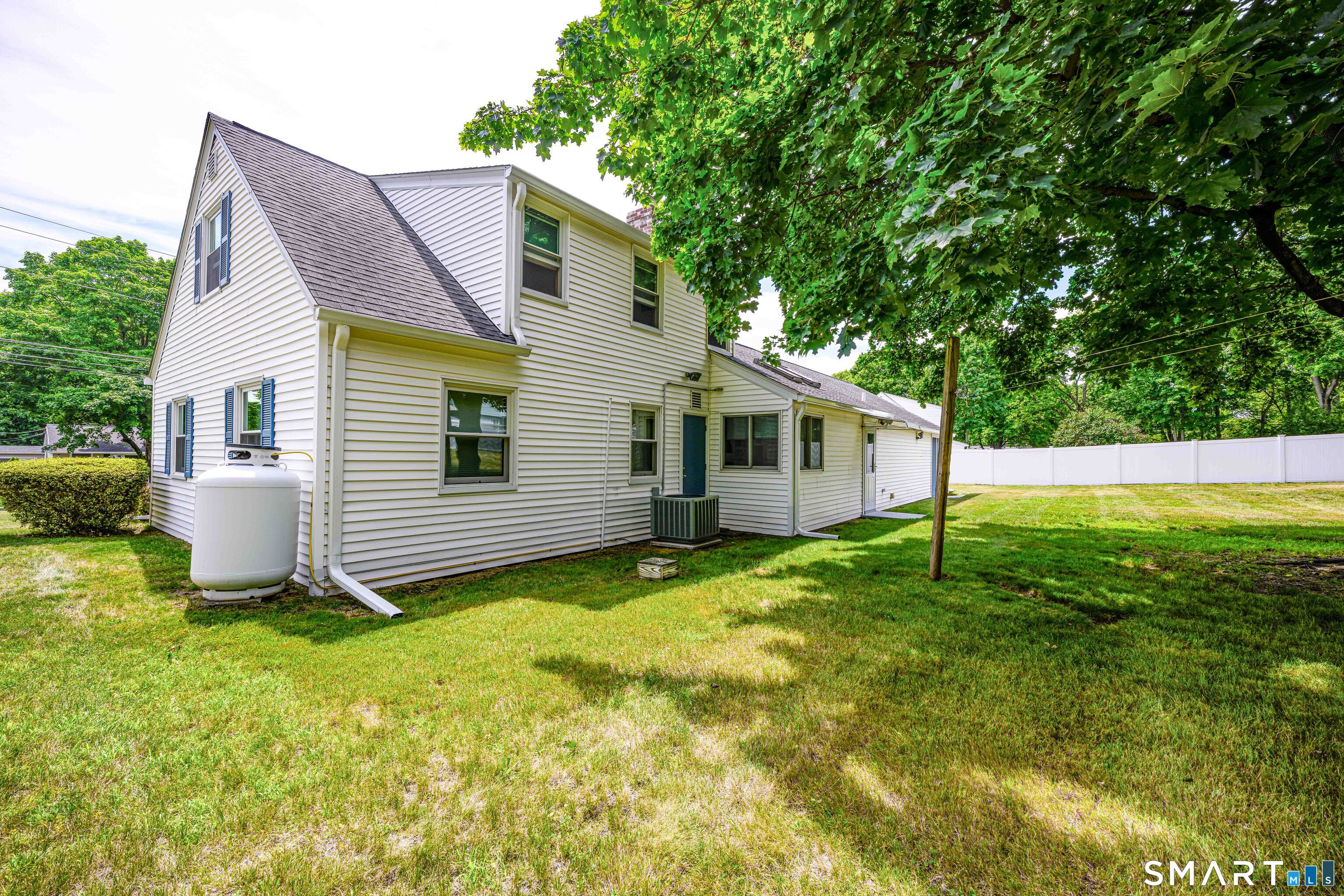 93 Pool Road North Haven, CT 06473 - Photo 7 of 39 Gallery Image 7