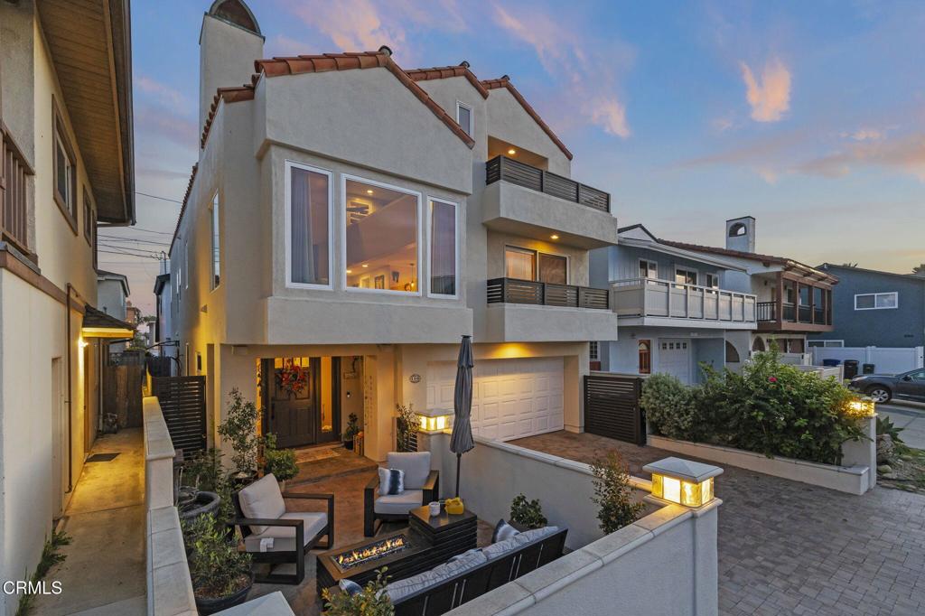 116 Pasadena Avenue Oxnard, CA 93035 - Photo 3 of 52 a view of a house with swimming pool and sitting area