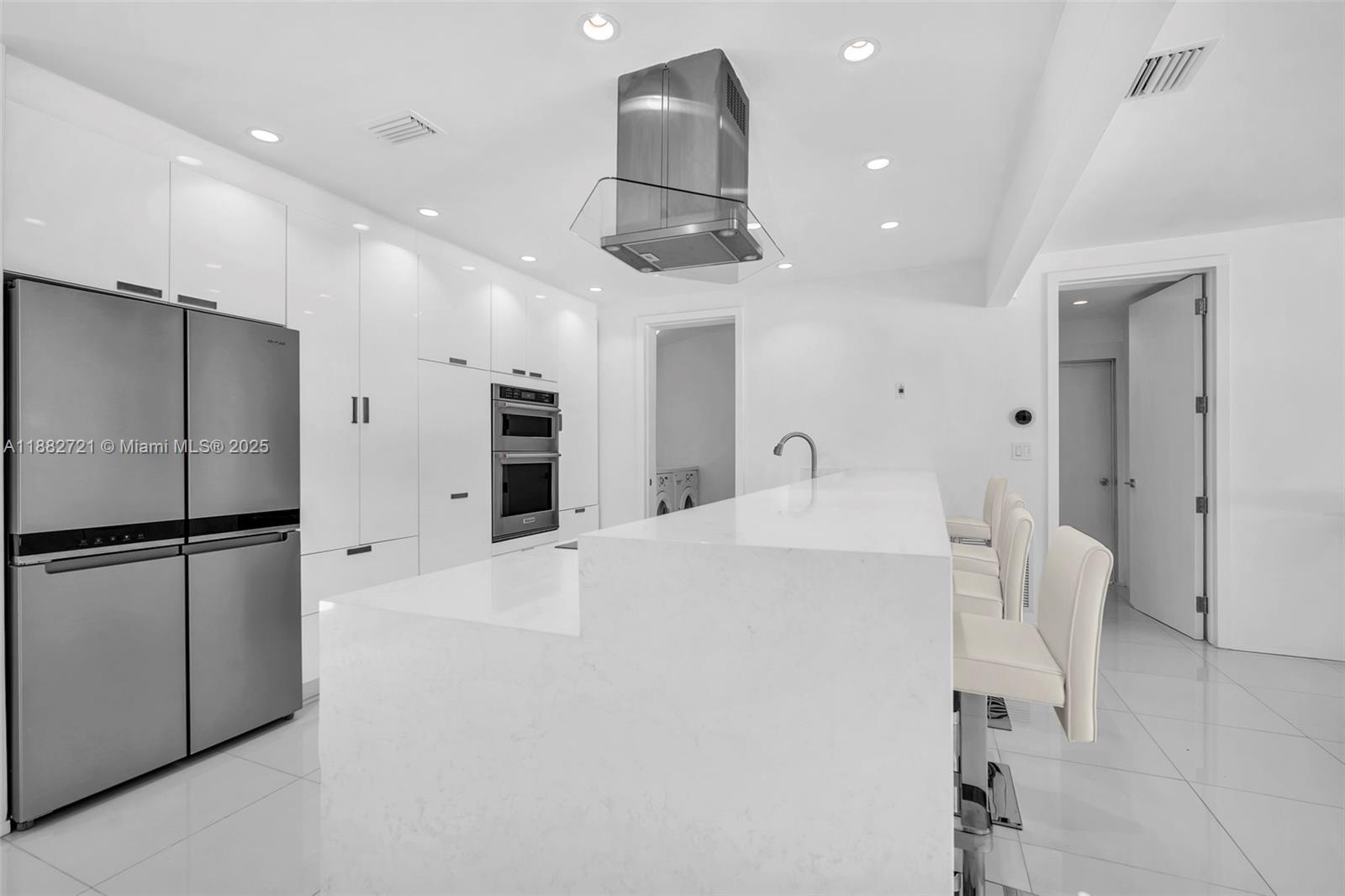 203 Ridgewood Road, Unit 203 Coral Gables, FL 33133 - Photo 11 of 44