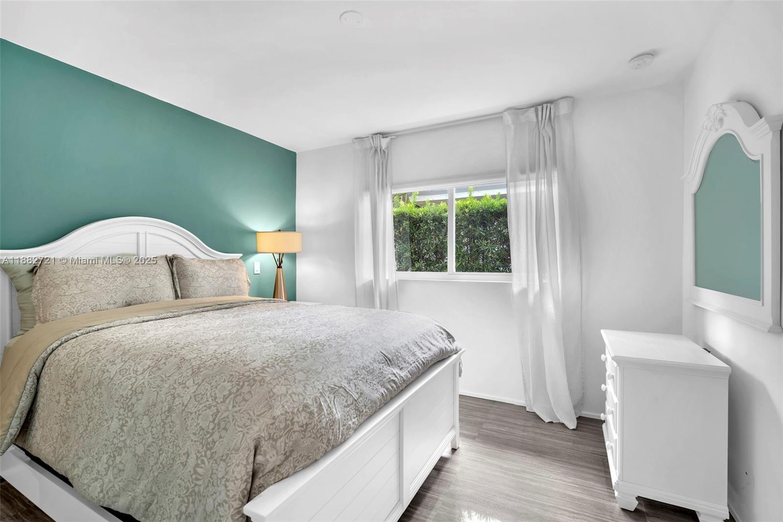 203 Ridgewood Road, Unit 203 Coral Gables, FL 33133 - Photo 16 of 44