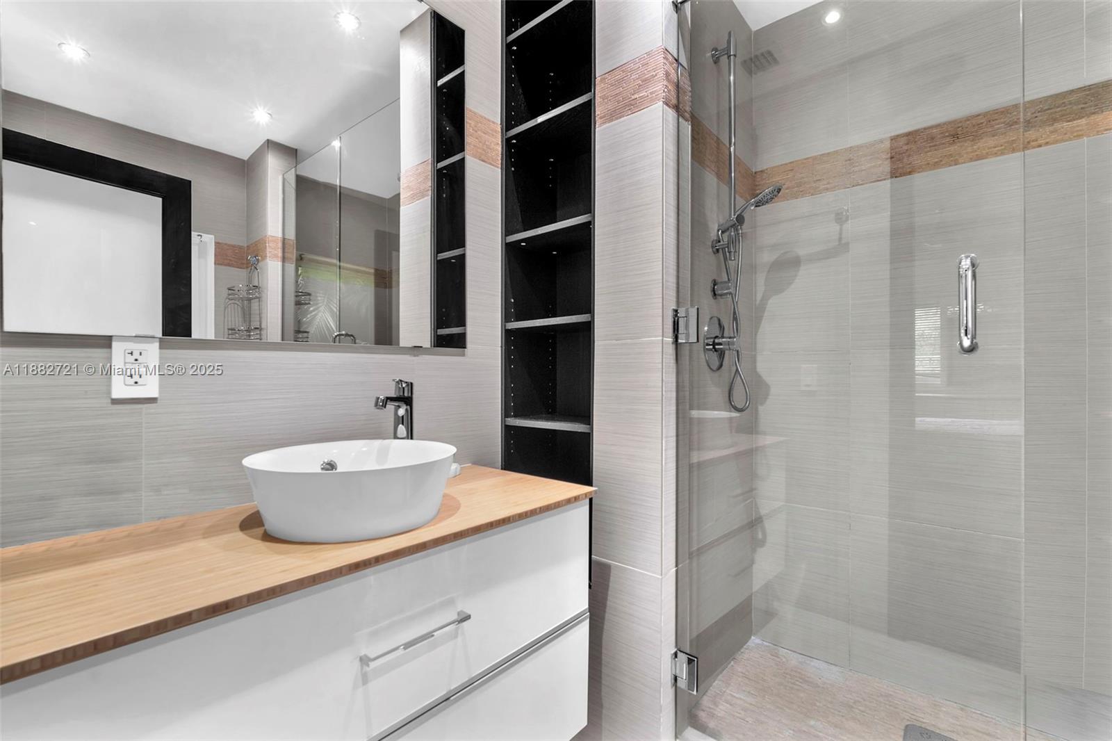 203 Ridgewood Road, Unit 203 Coral Gables, FL 33133 - Photo 29 of 44