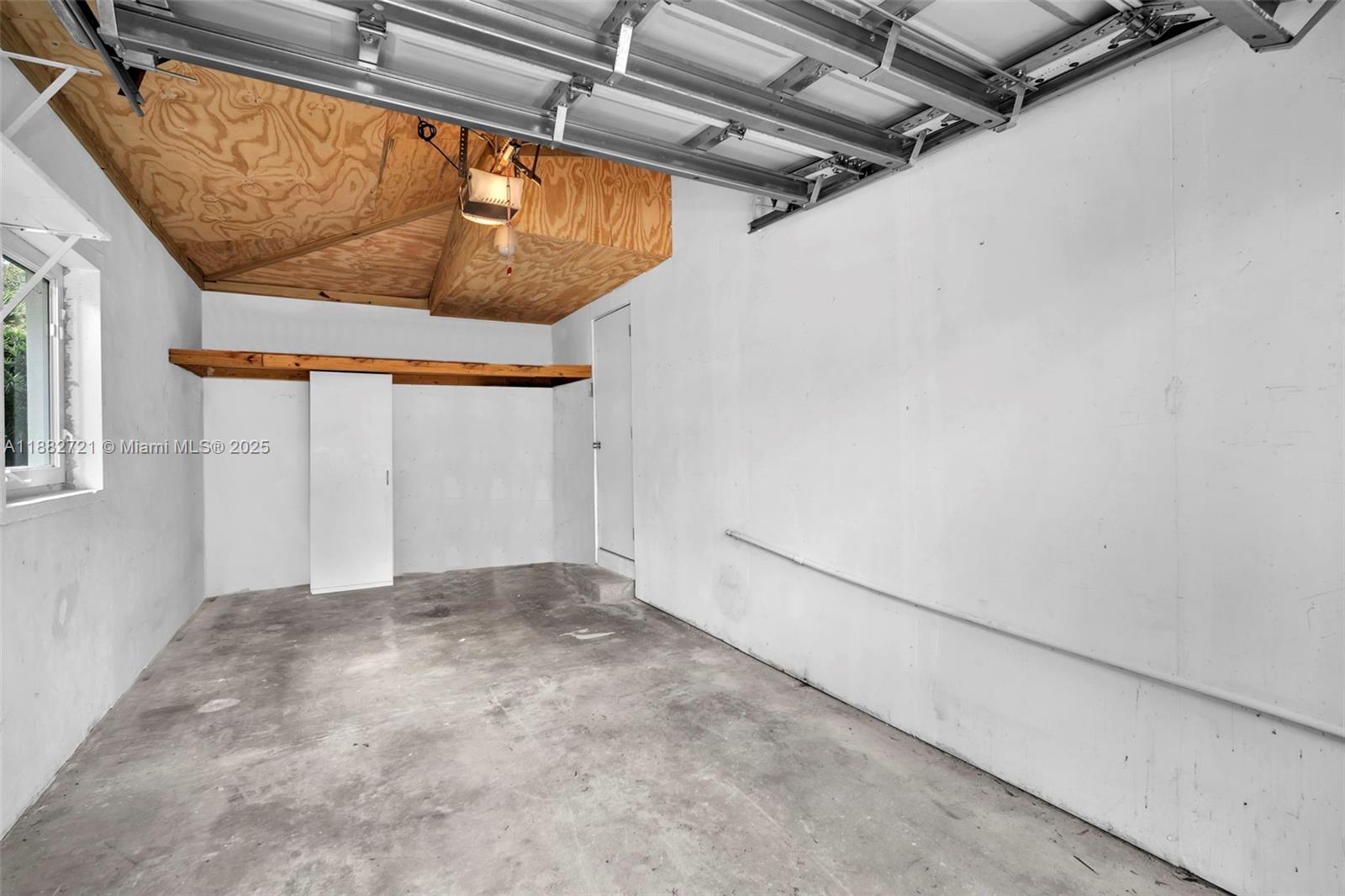 203 Ridgewood Road, Unit 203 Coral Gables, FL 33133 - Photo 31 of 44