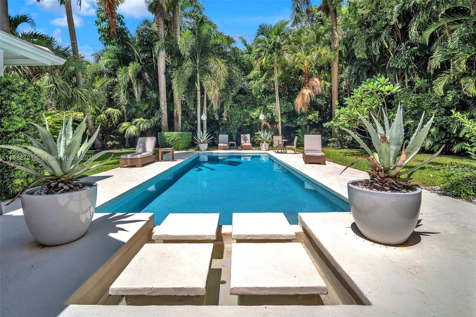 203 Ridgewood Road, Unit 203 Coral Gables, FL 33133 - Photo 37 of 44