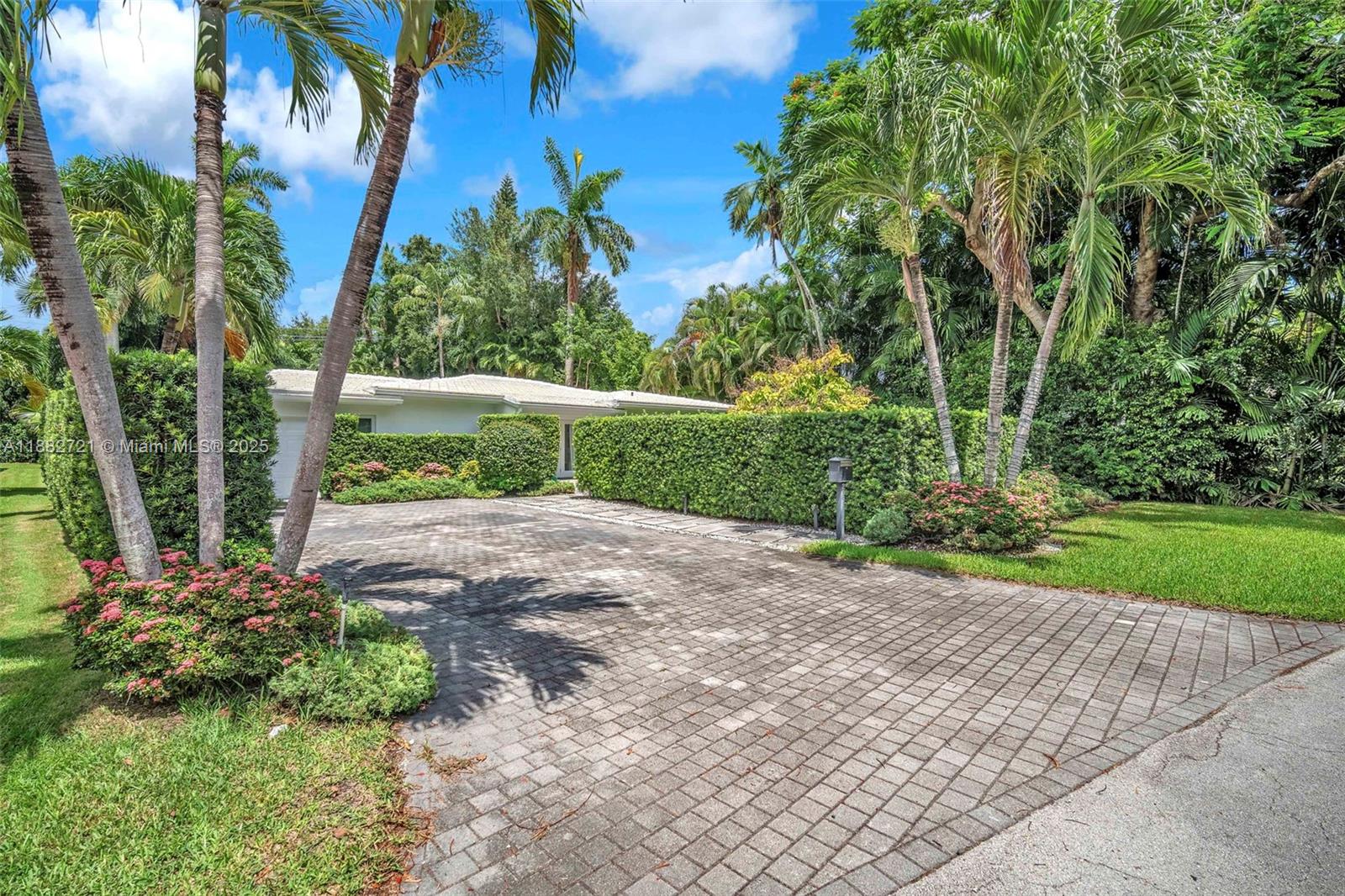 203 Ridgewood Road, Unit 203 Coral Gables, FL 33133 - Photo 42 of 44