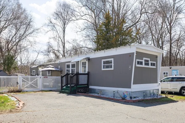 $110,000 | 229 Miller Street, Unit F6, Ludlow, MA 01056