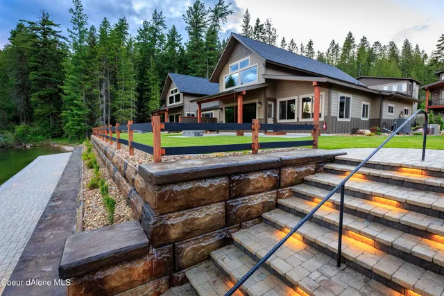 $1,350,000 | 27 Fremont Lane, Nordman, ID 83848