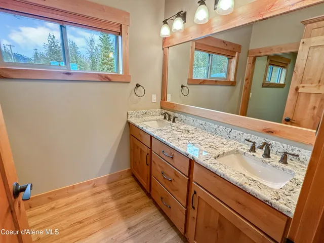 $1,350,000 | 27 Fremont Lane, Nordman, ID 83848