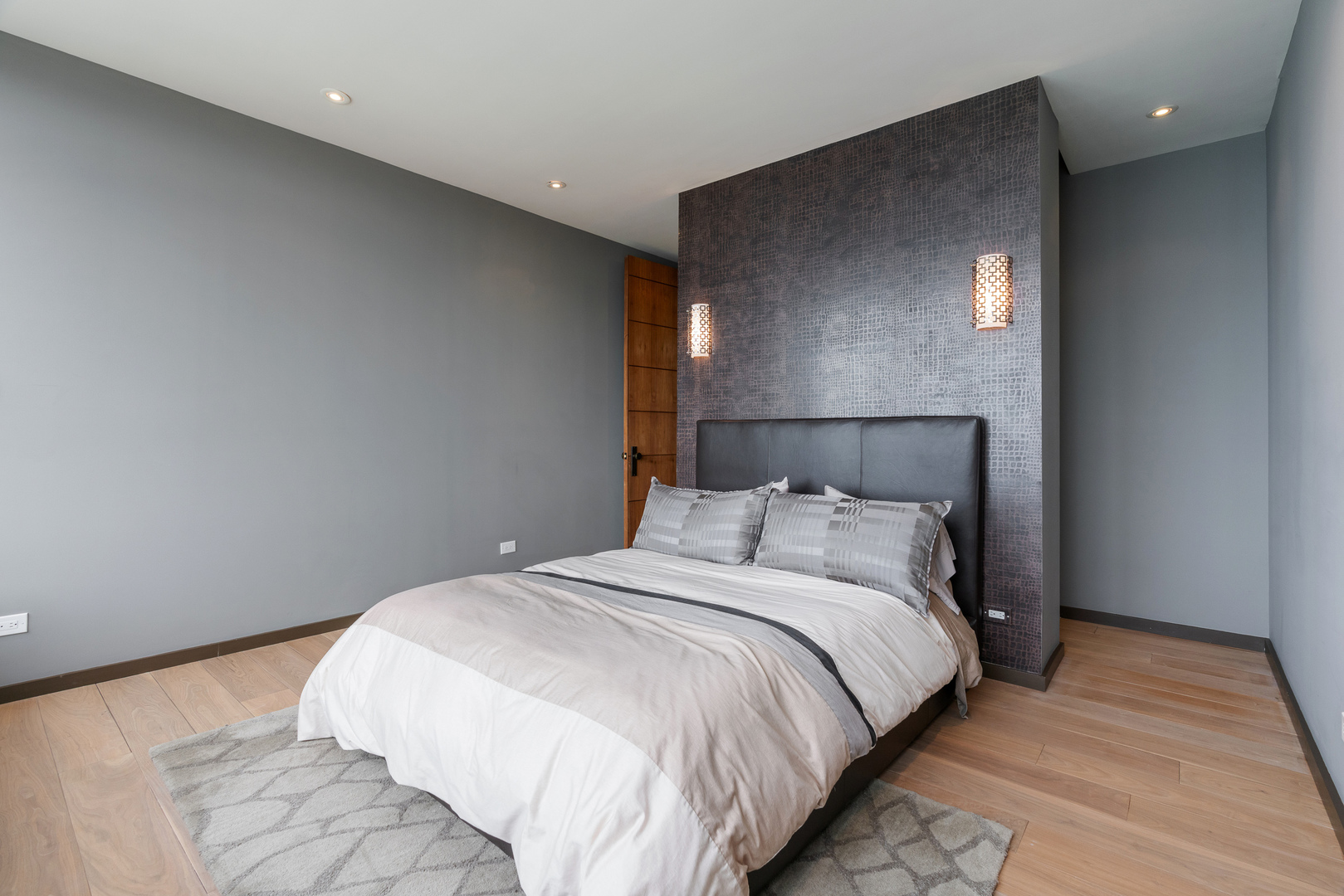 175 East Delaware Place, Unit 9210 Chicago, IL 60611 - Photo 38 of 66