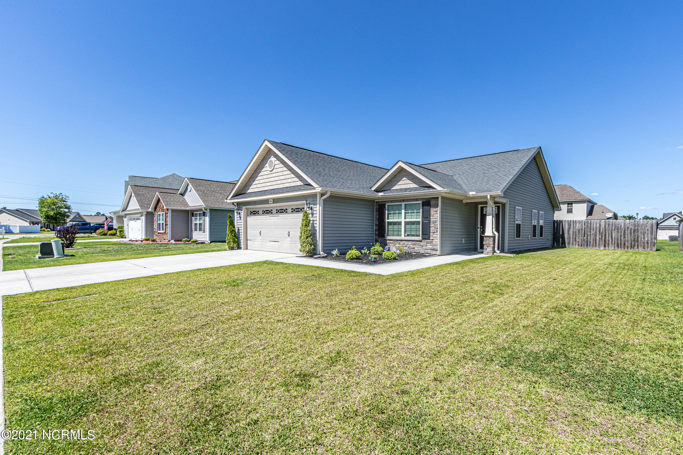 264 Merin Height Road Jacksonville, NC 28546 - Photo 2 of 29 Rebecca (7 of 13)
