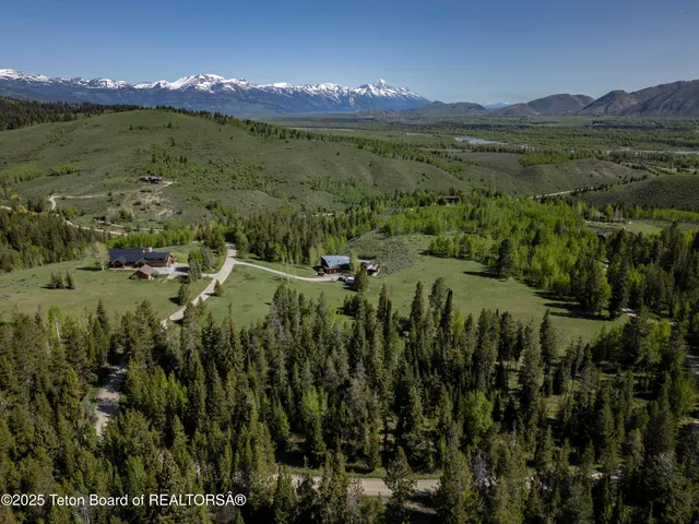 $1,795,000 | 3675 West Highland Trail, Wilson, WY 83014
