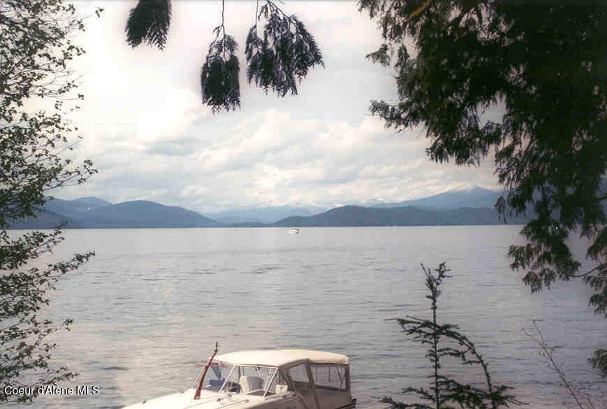 20 Bartoo Is Shore Coolin, ID 83821 - Photo 4 of 14 Bartoo_-_Main_Cabin_View