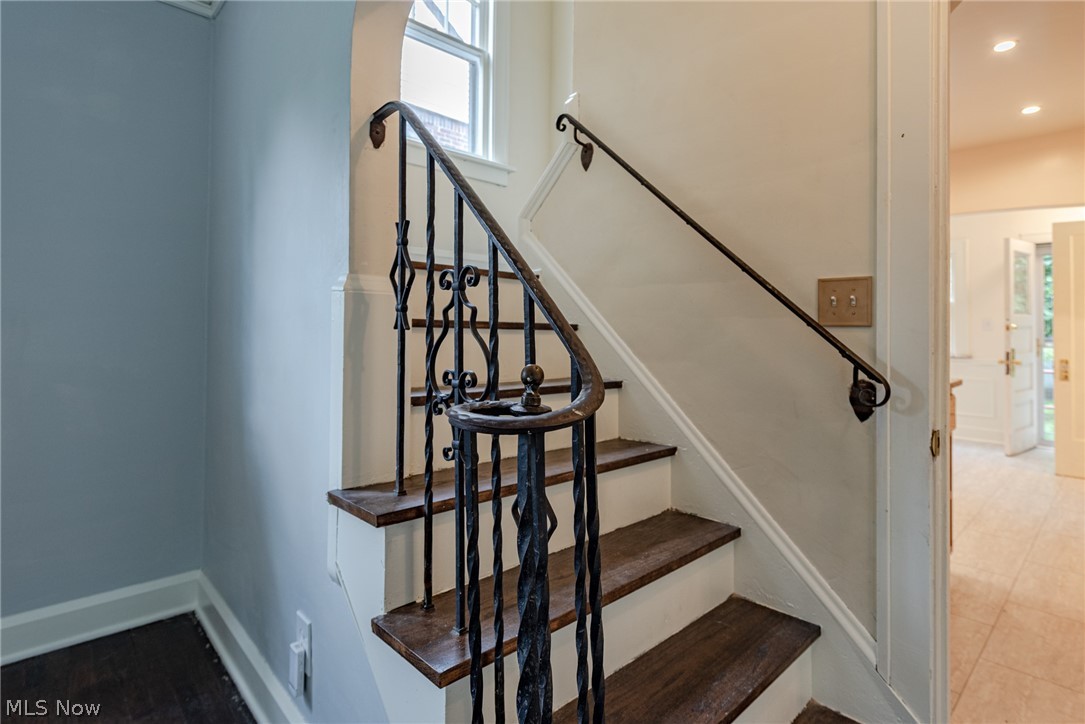1593 Ivydale Road Cleveland, OH 44118 - Photo 17 of 34 Gallery Image 17