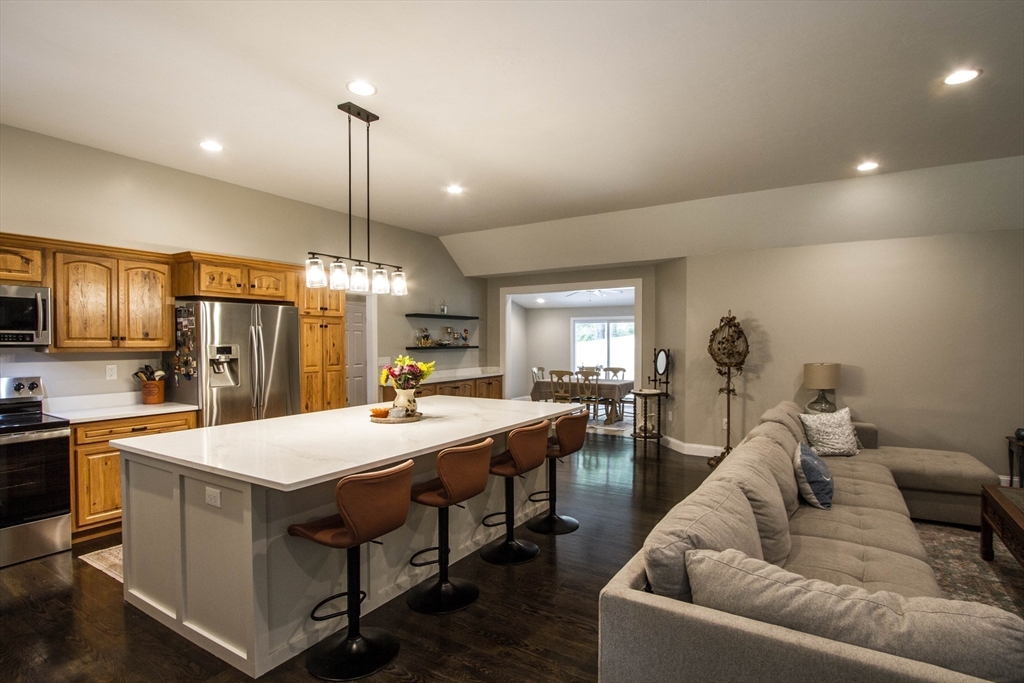 47 East Baylies Road Charlton, MA 01507 - Photo 11 of 42