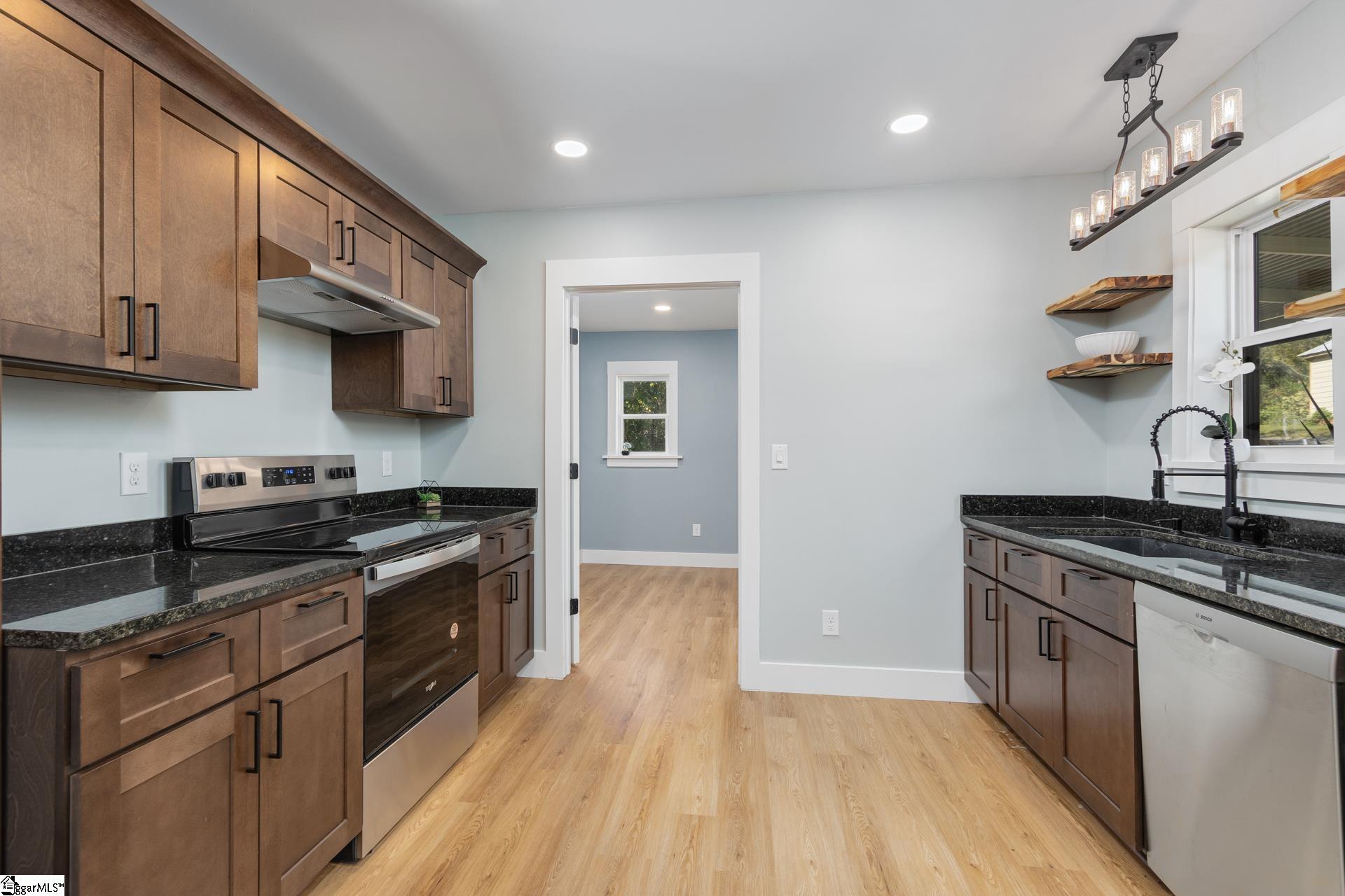 200 Reed Street Laurens, SC 29360 - Photo 8 of 28 Gallery Image 8
