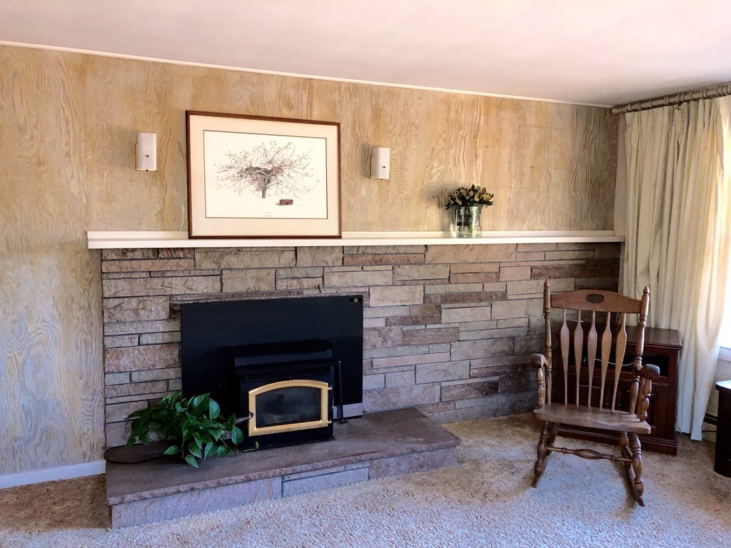 28 South Acton Road Stow, MA 01775 - Photo 4 of 12