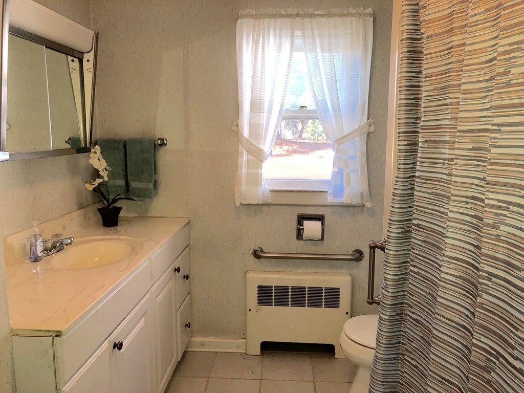 28 South Acton Road Stow, MA 01775 - Photo 7 of 12