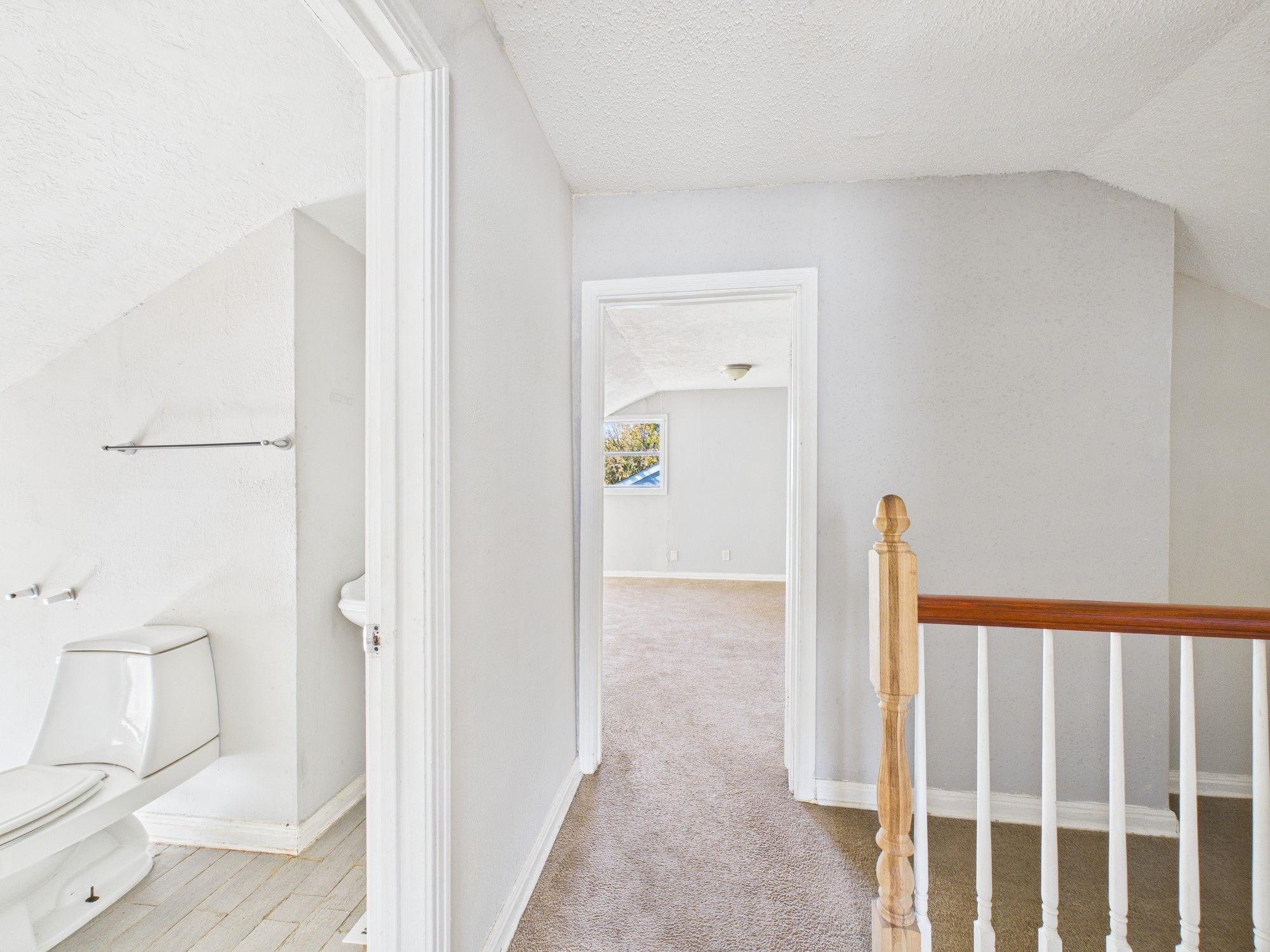 3814 Luca Street Houston, TX 77021 - Photo 20 of 31 a bathroom with a toilet