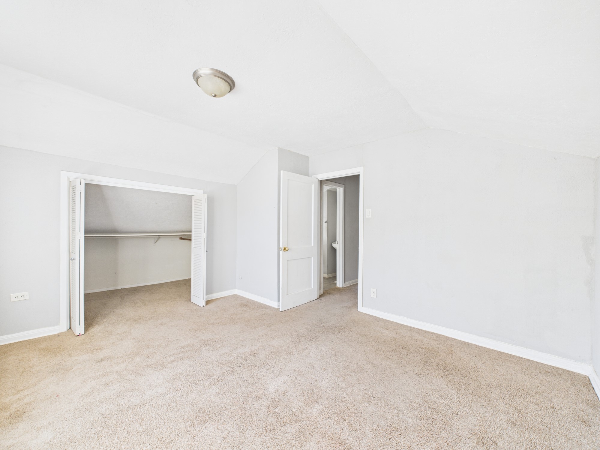 3814 Luca Street Houston, TX 77021 - Photo 23 of 31 a view of an empty room with a window