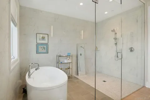 $2,648,000 | 710 Davenport Avenue, Unit 8, New Rochelle, NY 10805