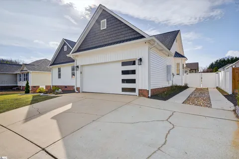 $309,900 | 7 Fitzpatrick Court, Fountain Inn, SC 29644