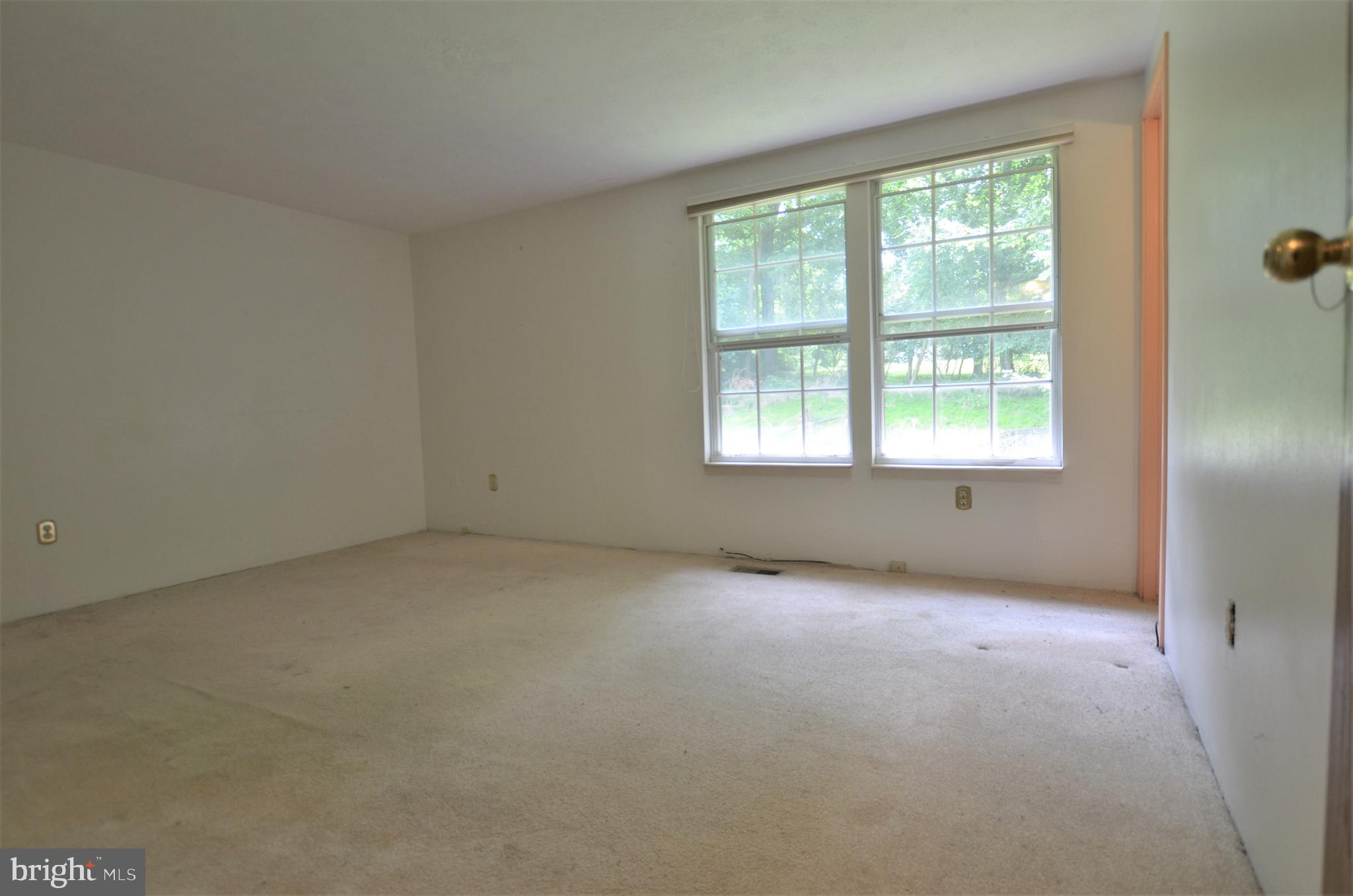 4713 Hawksbury Road Baltimore, MD 21208 - Photo 18 of 36